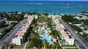 Beachfront Family Resort w Pools and Lazy River